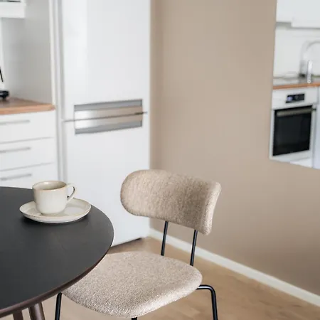 With Prime Location, Sauna & Parking - Ailo Huoneisto